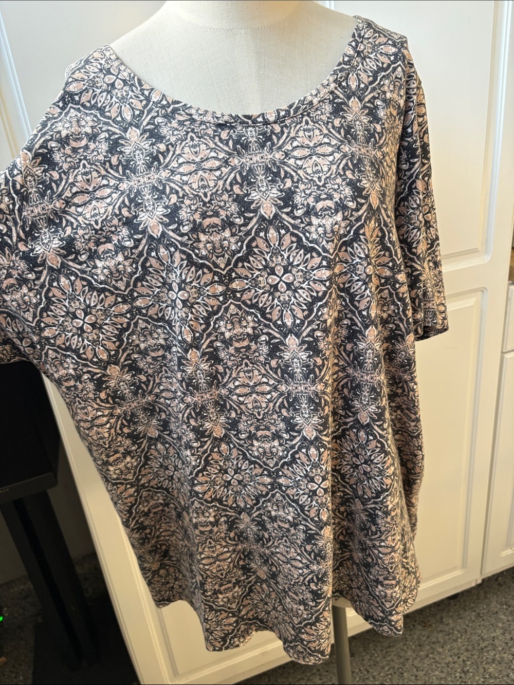 Catherines Black and Cream Medallion Scoop Neck Short Sleeve Top